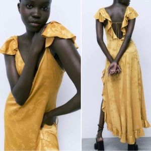 NEVER WORN Zara yellow maxi dress with slit